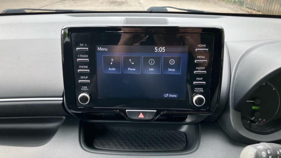 Toyota Yaris 1.5 Hybrid Icon 5dr CVT Hybrid Hatchback - Image 39