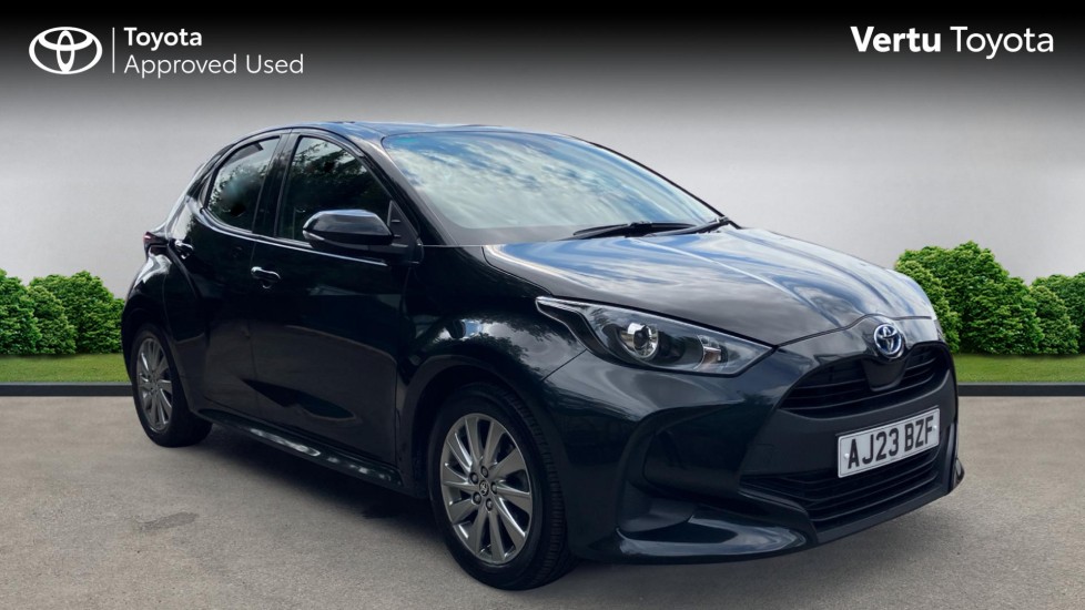 Toyota Yaris 1.5 Hybrid Icon 5dr CVT Hybrid Hatchback - Image 1