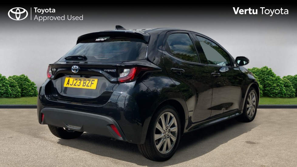 Toyota Yaris 1.5 Hybrid Icon 5dr CVT Hybrid Hatchback - Image 2