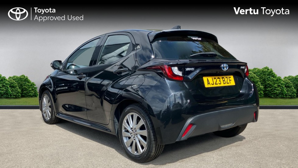 Toyota Yaris 1.5 Hybrid Icon 5dr CVT Hybrid Hatchback - Image 4