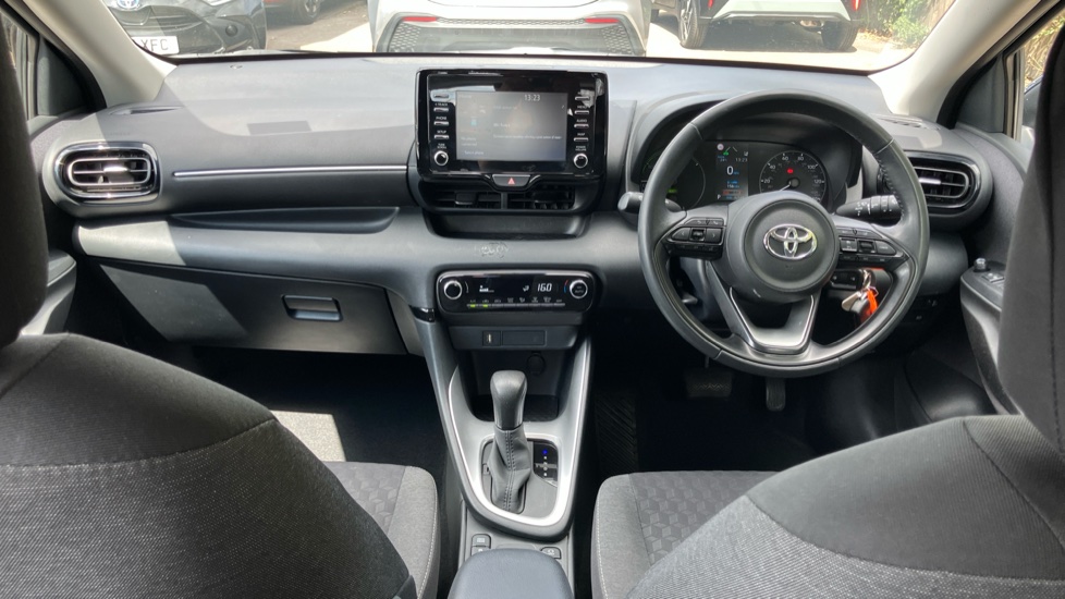 Toyota Yaris 1.5 Hybrid Icon 5dr CVT Hybrid Hatchback - Image 6
