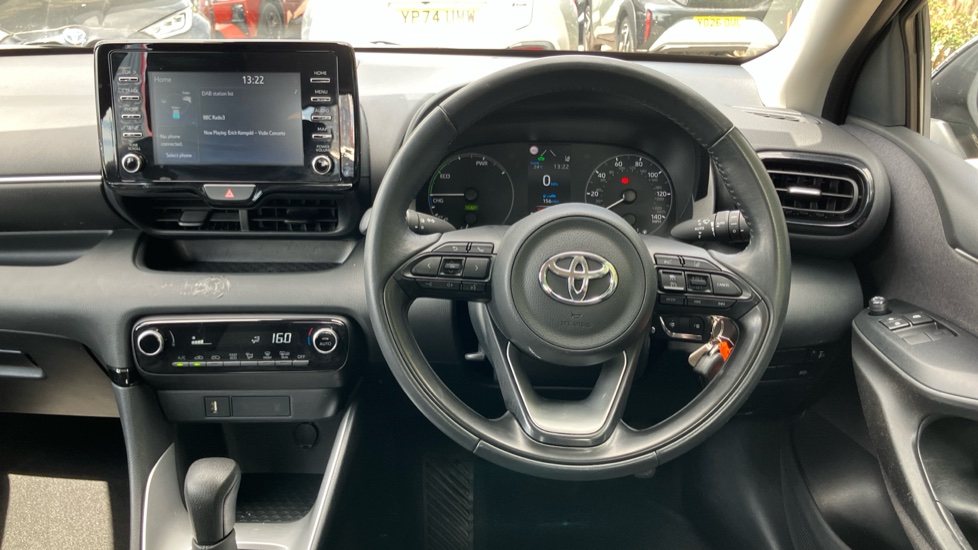 Toyota Yaris 1.5 Hybrid Icon 5dr CVT Hybrid Hatchback - Image 10