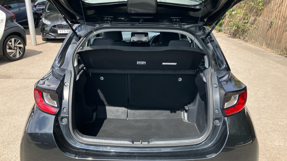 Toyota Yaris 1.5 Hybrid Icon 5dr CVT Hybrid Hatchback - Image 13