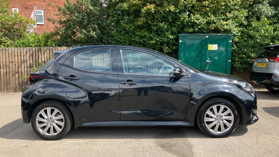 Toyota Yaris 1.5 Hybrid Icon 5dr CVT Hybrid Hatchback - Image 23