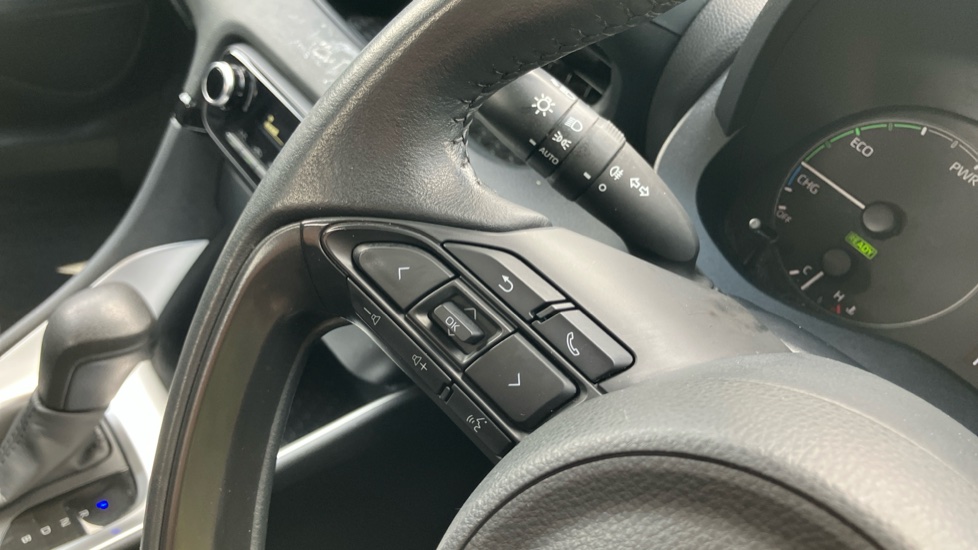 Toyota Yaris 1.5 Hybrid Icon 5dr CVT Hybrid Hatchback - Image 32
