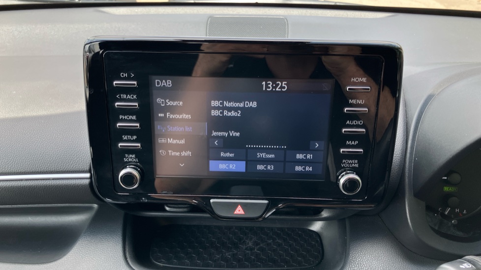 Toyota Yaris 1.5 Hybrid Icon 5dr CVT Hybrid Hatchback - Image 39