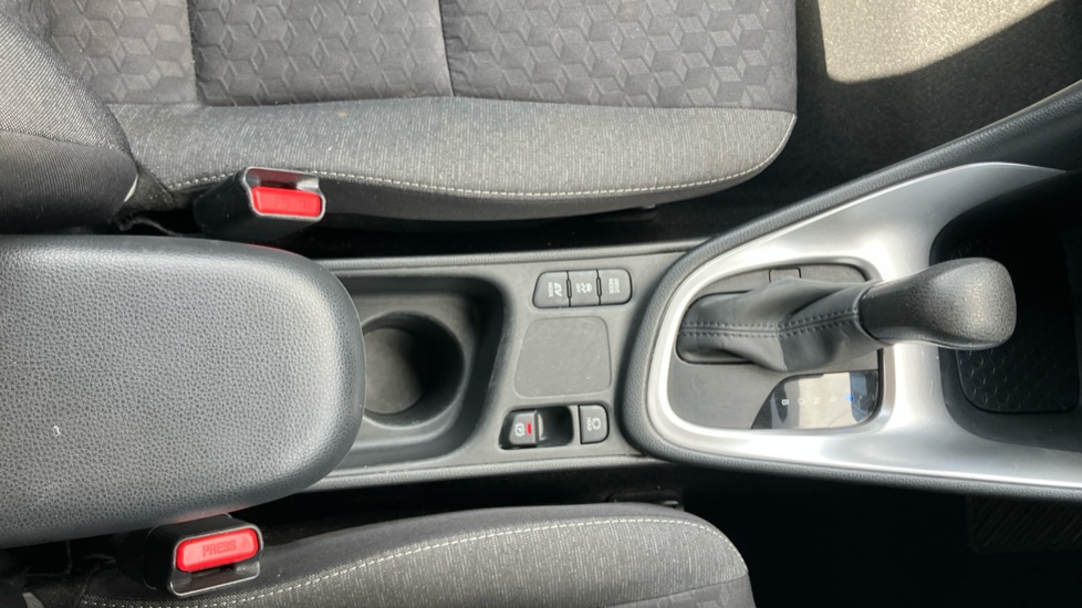 Toyota Yaris 1.5 Hybrid Icon 5dr CVT Hybrid Hatchback - Image 45