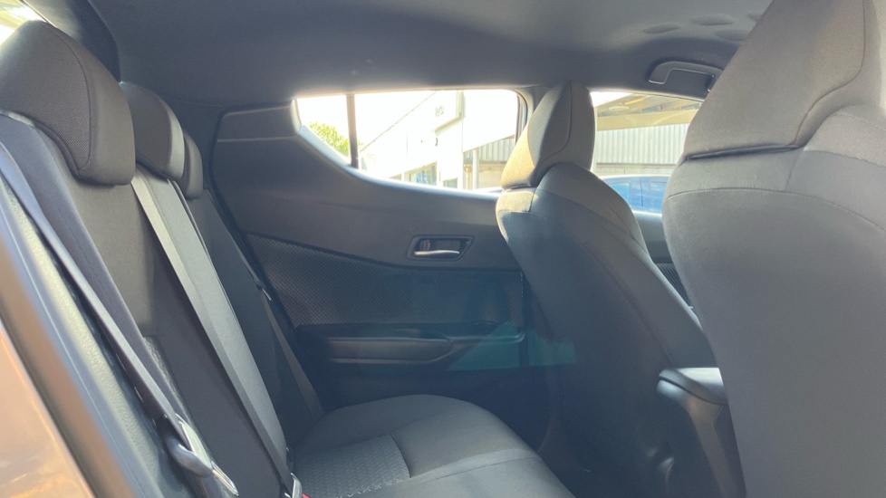 Toyota C-HR 1.8 Hybrid Icon 5dr CVT Hybrid Hatchback - Image 8