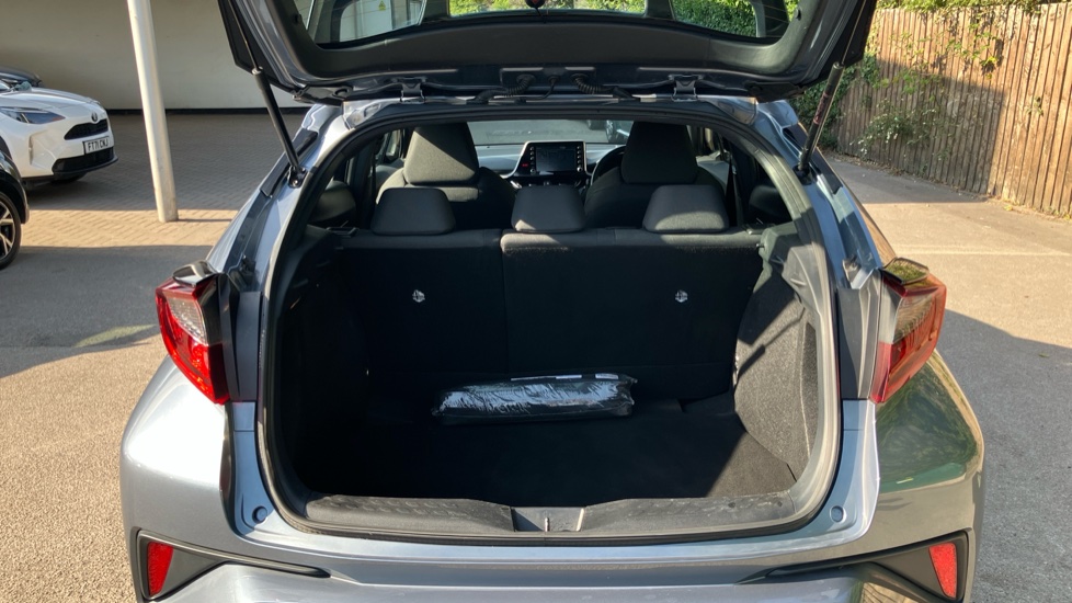 Toyota C-HR 1.8 Hybrid Icon 5dr CVT Hybrid Hatchback - Image 13