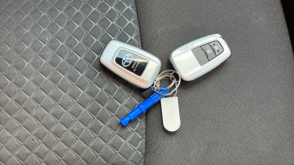 Toyota C-HR 1.8 Hybrid Icon 5dr CVT Hybrid Hatchback - Image 28