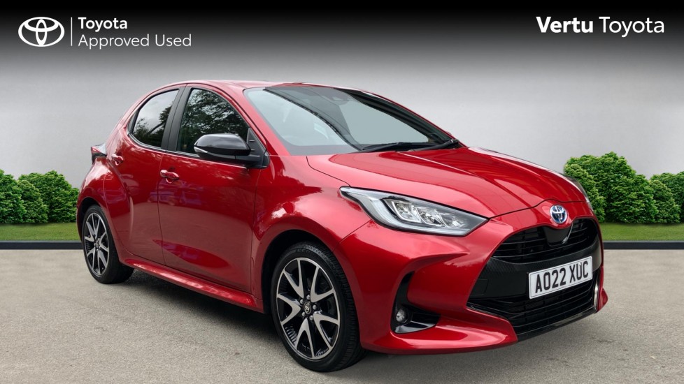 Toyota Yaris 1.5 Hybrid Dynamic 5dr CVT Hybrid Hatchback - Image 1