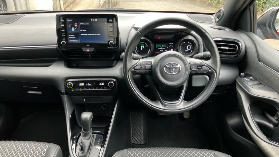 Toyota Yaris 1.5 Hybrid Dynamic 5dr CVT Hybrid Hatchback - Image 7