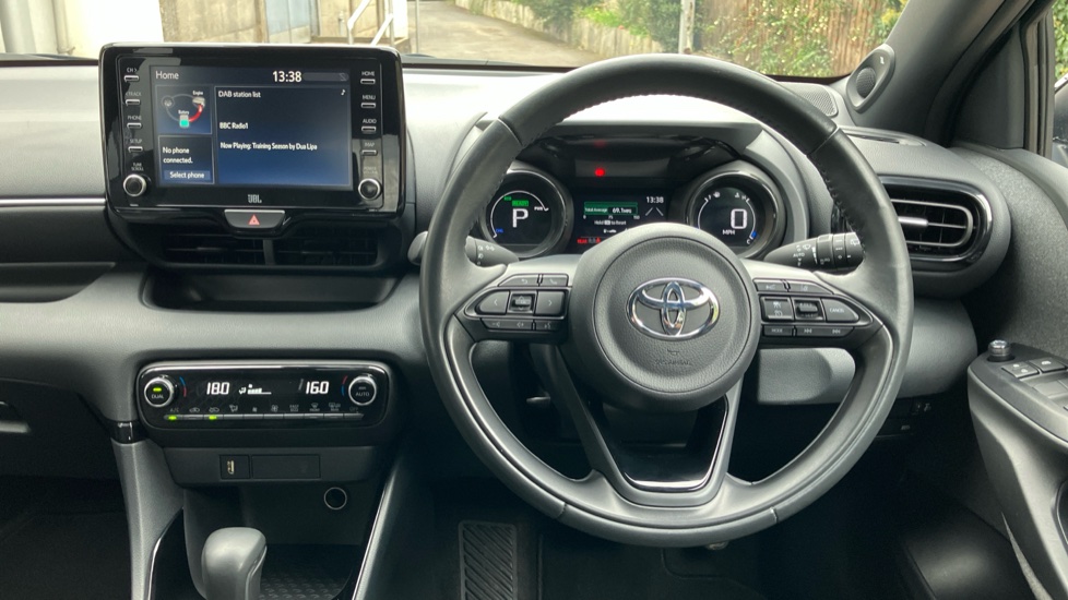 Toyota Yaris 1.5 Hybrid Dynamic 5dr CVT Hybrid Hatchback - Image 10