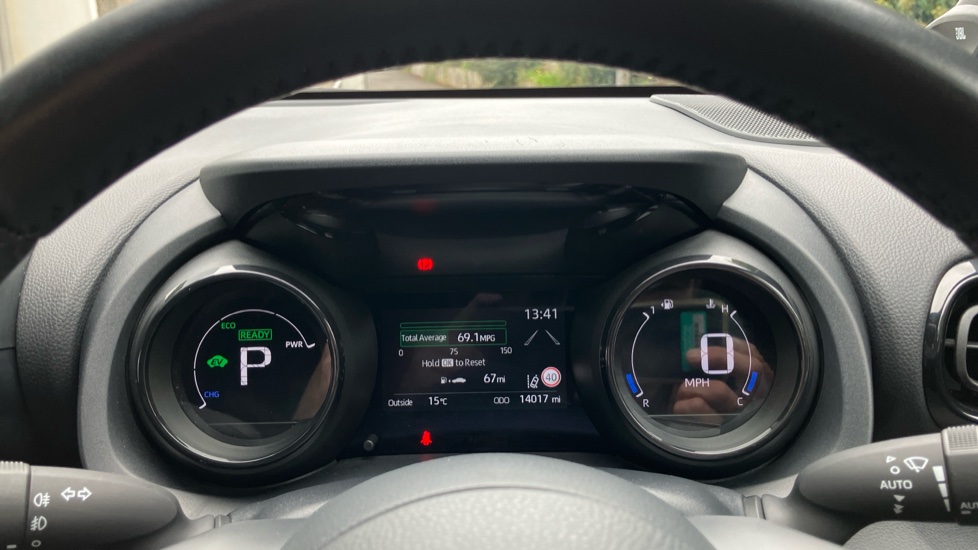 Toyota Yaris 1.5 Hybrid Dynamic 5dr CVT Hybrid Hatchback - Image 11