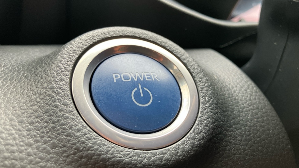 Toyota Yaris 1.5 Hybrid Dynamic 5dr CVT Hybrid Hatchback - Image 16