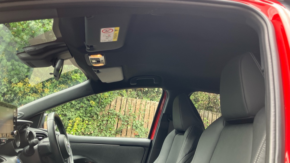 Toyota Yaris 1.5 Hybrid Dynamic 5dr CVT Hybrid Hatchback - Image 19