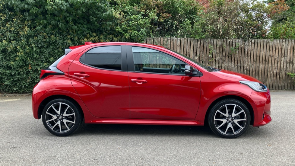 Toyota Yaris 1.5 Hybrid Dynamic 5dr CVT Hybrid Hatchback - Image 23