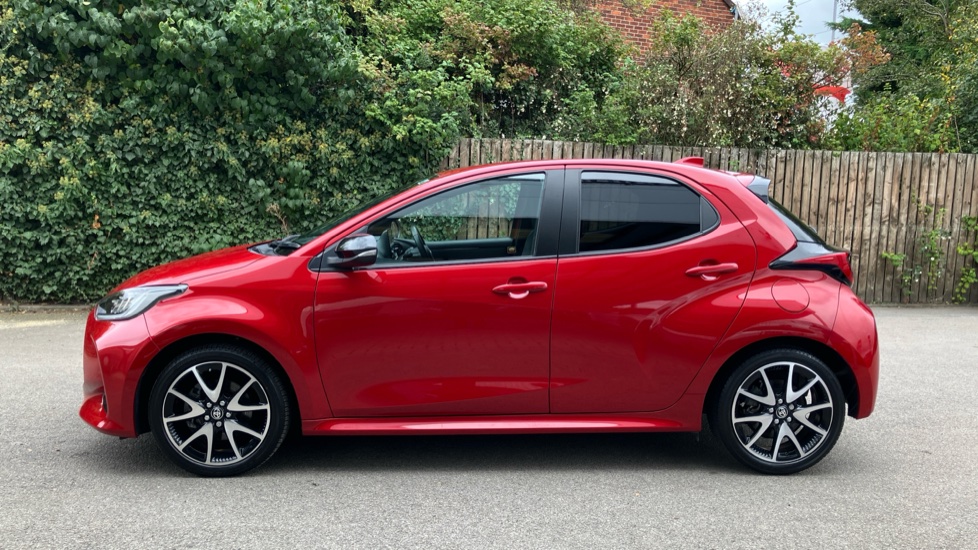 Toyota Yaris 1.5 Hybrid Dynamic 5dr CVT Hybrid Hatchback - Image 24