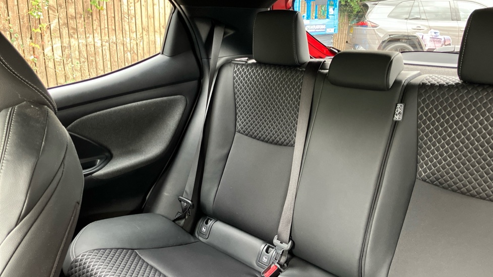 Toyota Yaris 1.5 Hybrid Dynamic 5dr CVT Hybrid Hatchback - Image 36