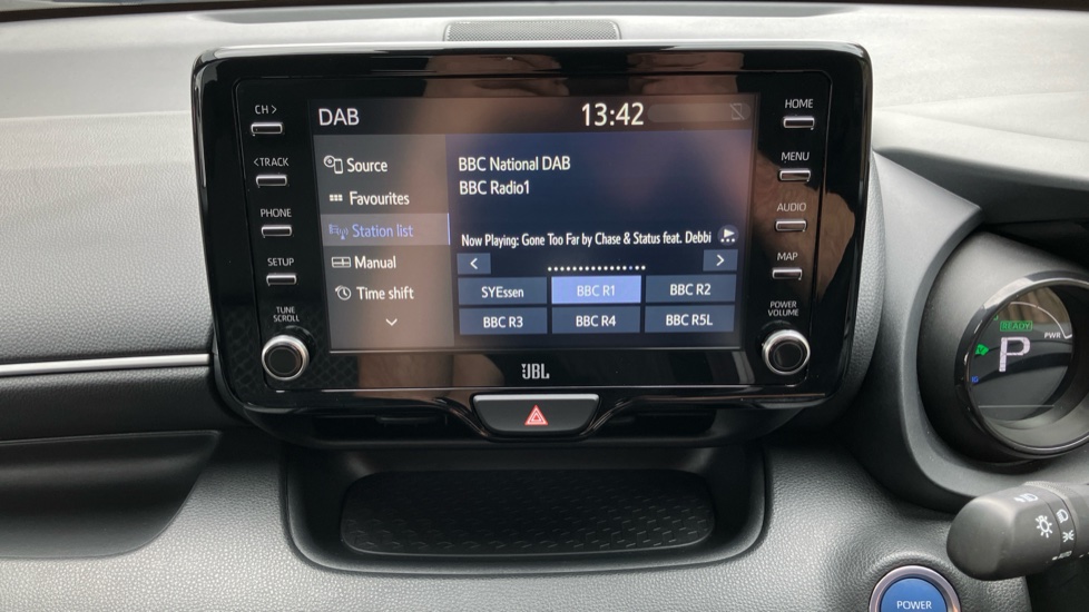 Toyota Yaris 1.5 Hybrid Dynamic 5dr CVT Hybrid Hatchback - Image 41