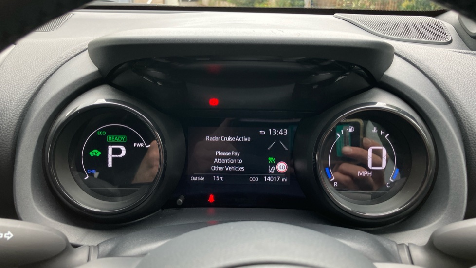 Toyota Yaris 1.5 Hybrid Dynamic 5dr CVT Hybrid Hatchback - Image 43