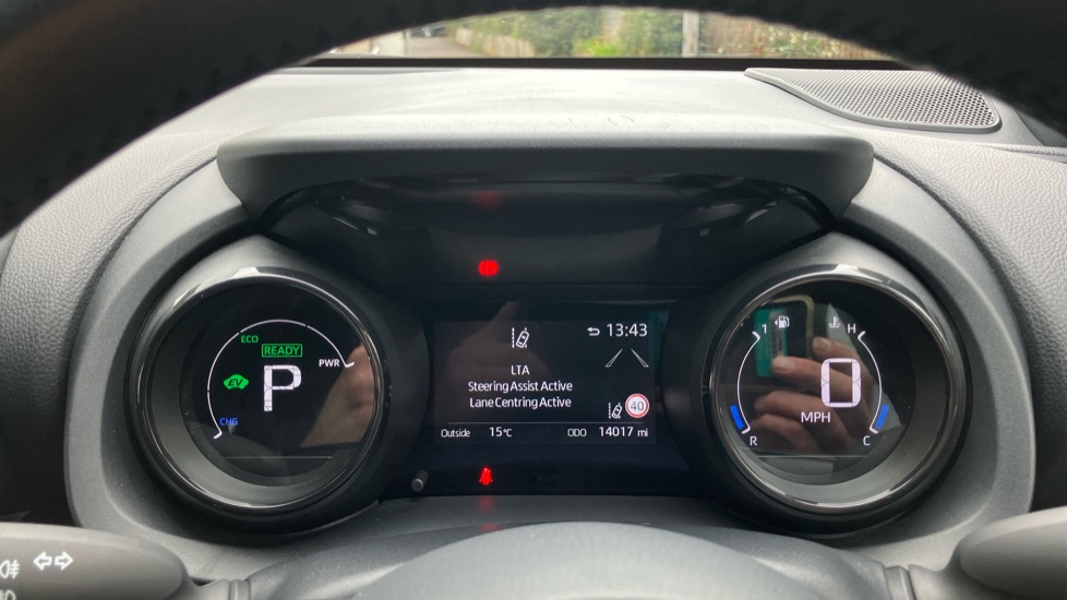 Toyota Yaris 1.5 Hybrid Dynamic 5dr CVT Hybrid Hatchback - Image 44