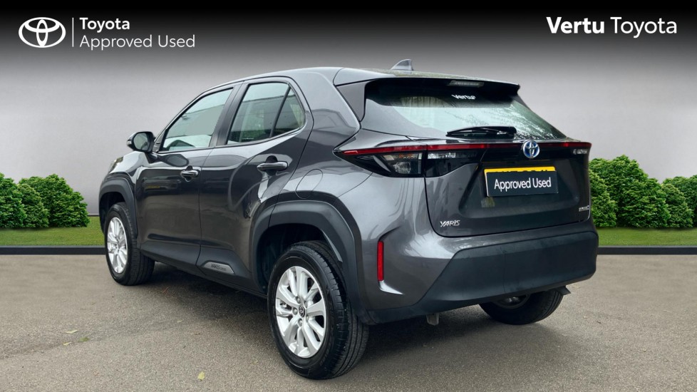 Toyota Yaris Cross 1.5 Hybrid Icon 5dr CVT Hybrid Estate - Image 4