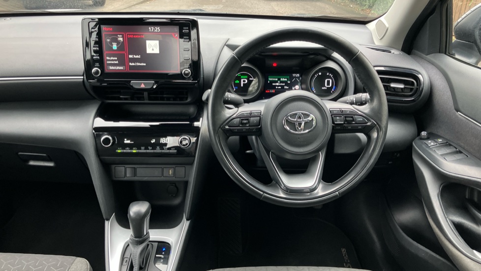 Toyota Yaris Cross 1.5 Hybrid Icon 5dr CVT Hybrid Estate - Image 7