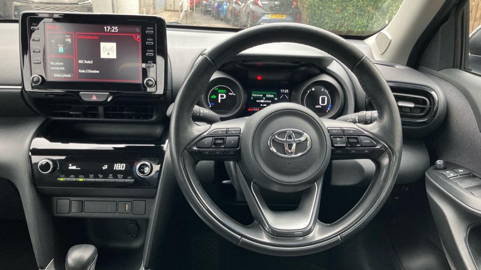 Toyota Yaris Cross 1.5 Hybrid Icon 5dr CVT Hybrid Estate - Image 10