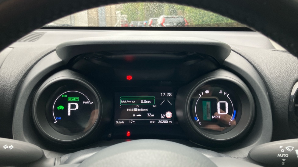 Toyota Yaris Cross 1.5 Hybrid Icon 5dr CVT Hybrid Estate - Image 11