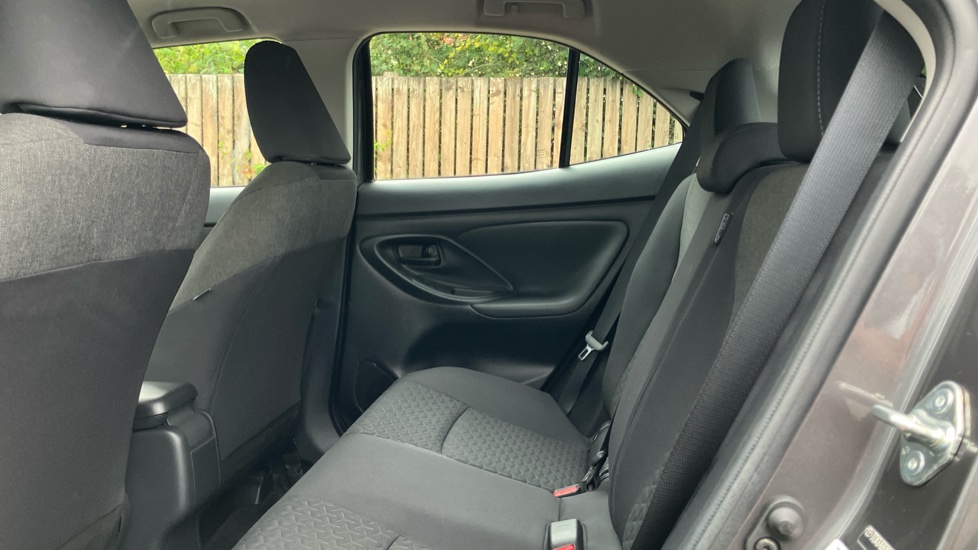 Toyota Yaris Cross 1.5 Hybrid Icon 5dr CVT Hybrid Estate - Image 15
