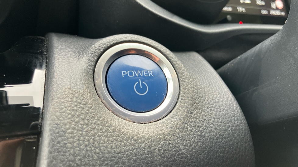 Toyota Yaris Cross 1.5 Hybrid Icon 5dr CVT Hybrid Estate - Image 16
