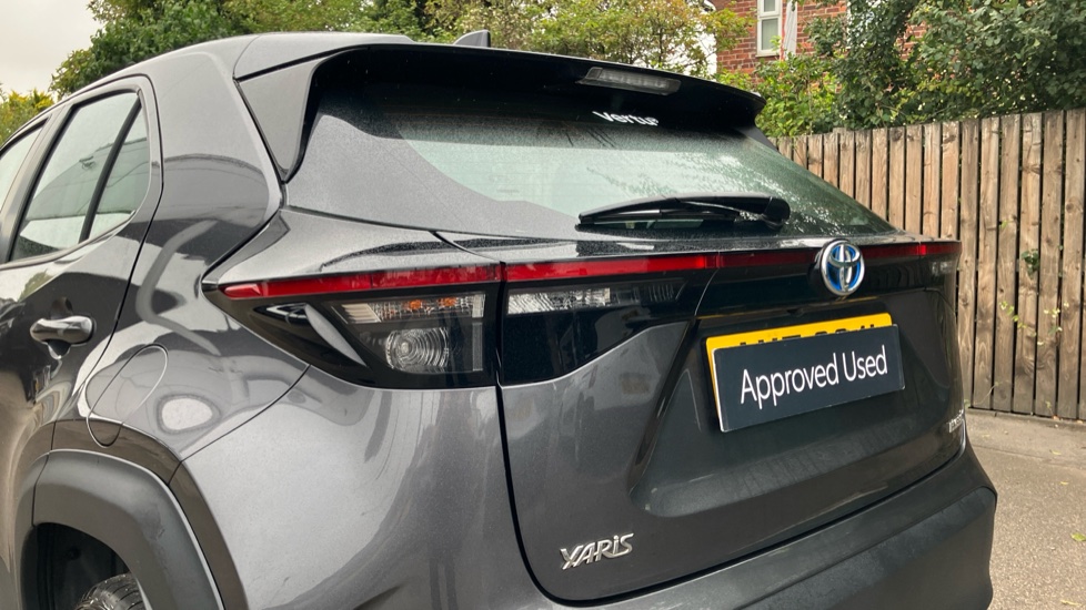 Toyota Yaris Cross 1.5 Hybrid Icon 5dr CVT Hybrid Estate - Image 21