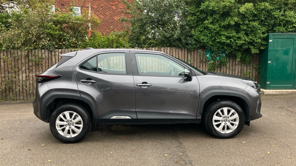 Toyota Yaris Cross 1.5 Hybrid Icon 5dr CVT Hybrid Estate - Image 23