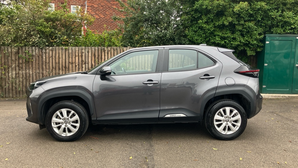 Toyota Yaris Cross 1.5 Hybrid Icon 5dr CVT Hybrid Estate - Image 24