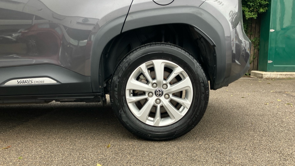 Toyota Yaris Cross 1.5 Hybrid Icon 5dr CVT Hybrid Estate - Image 25