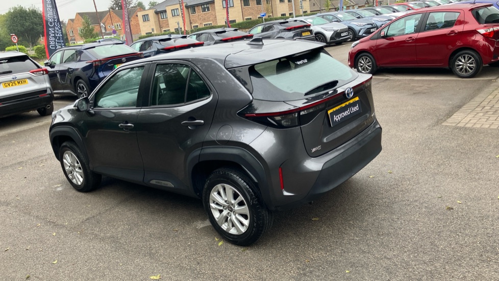 Toyota Yaris Cross 1.5 Hybrid Icon 5dr CVT Hybrid Estate - Image 31