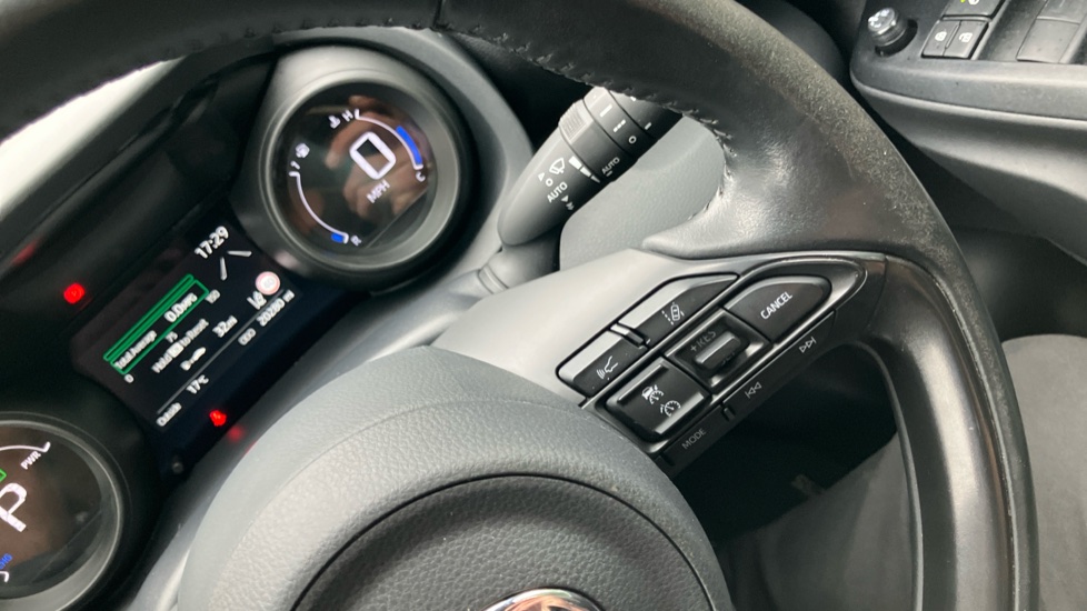 Toyota Yaris Cross 1.5 Hybrid Icon 5dr CVT Hybrid Estate - Image 33