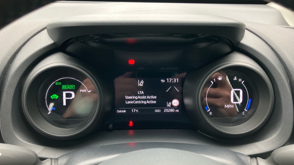 Toyota Yaris Cross 1.5 Hybrid Icon 5dr CVT Hybrid Estate - Image 43