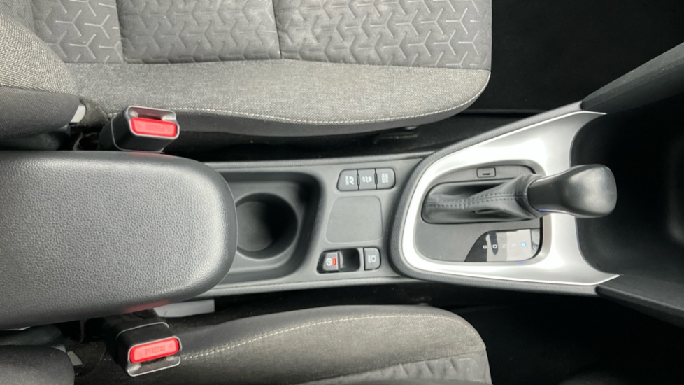 Toyota Yaris Cross 1.5 Hybrid Icon 5dr CVT Hybrid Estate - Image 46