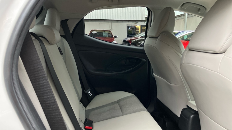 Toyota Yaris 1.5 Hybrid Excel 5dr CVT Hybrid Hatchback - Image 8