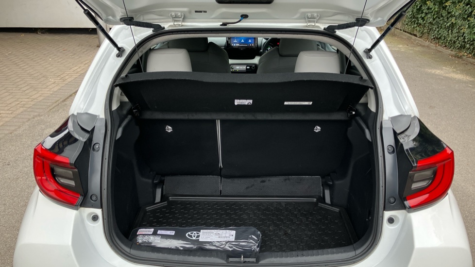 Toyota Yaris 1.5 Hybrid Excel 5dr CVT Hybrid Hatchback - Image 13