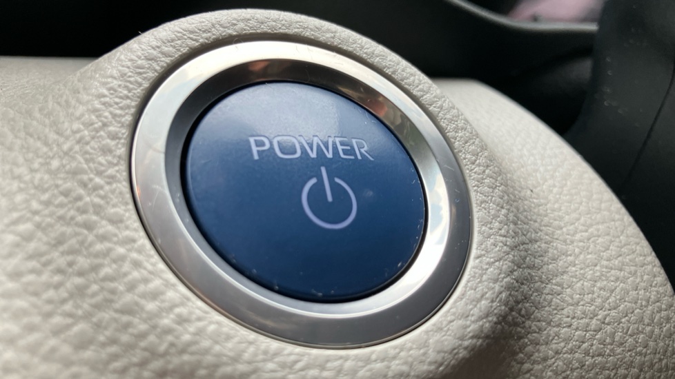Toyota Yaris 1.5 Hybrid Excel 5dr CVT Hybrid Hatchback - Image 16