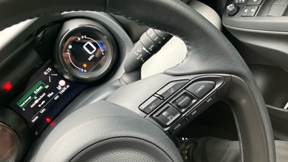 Toyota Yaris 1.5 Hybrid Excel 5dr CVT Hybrid Hatchback - Image 34