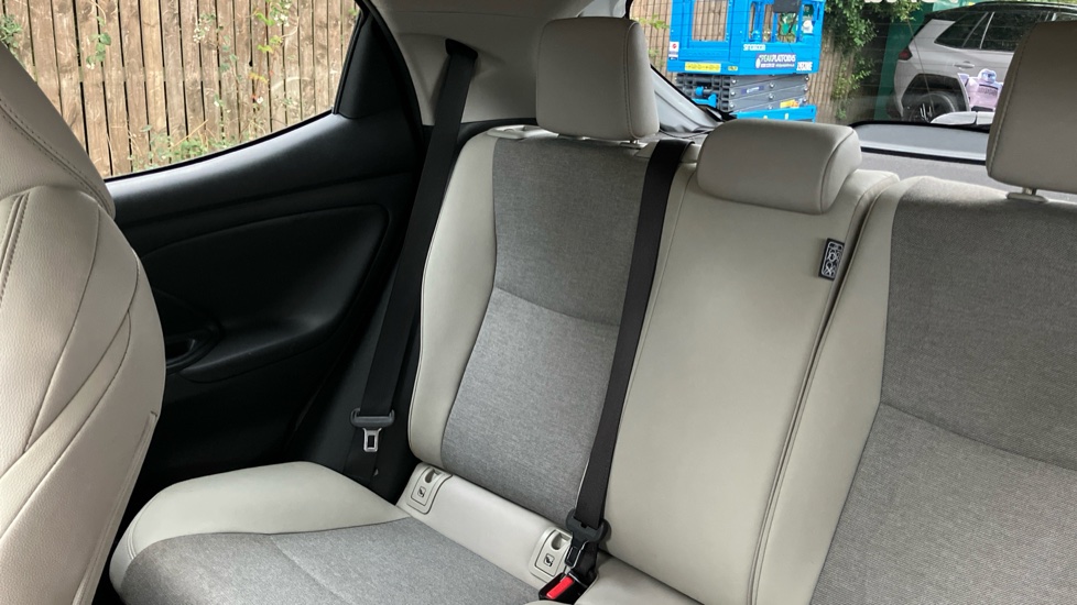 Toyota Yaris 1.5 Hybrid Excel 5dr CVT Hybrid Hatchback - Image 36