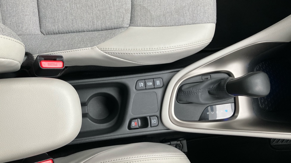 Toyota Yaris 1.5 Hybrid Excel 5dr CVT Hybrid Hatchback - Image 50