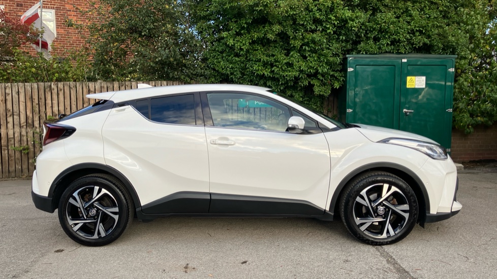 Toyota C-HR 2.0 Hybrid Design 5dr CVT Hybrid Hatchback - Image 23