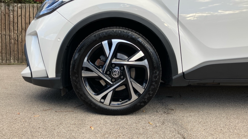 Toyota C-HR 2.0 Hybrid Design 5dr CVT Hybrid Hatchback - Image 25