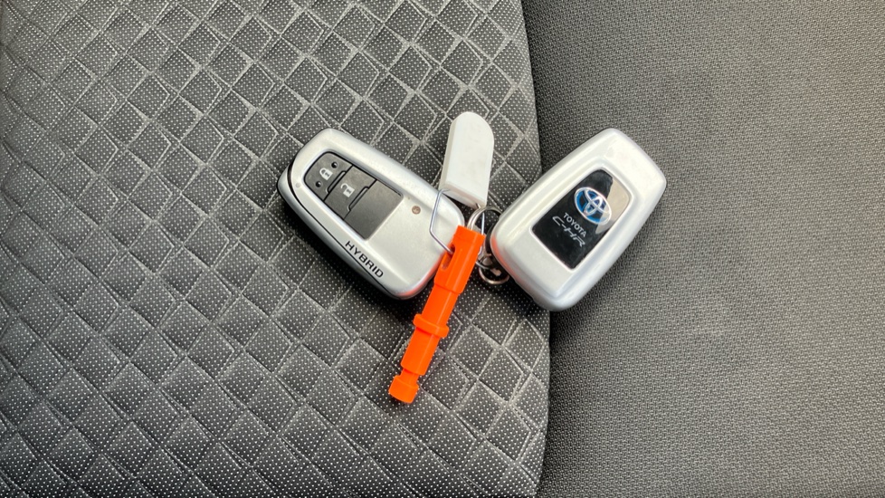 Toyota C-HR 2.0 Hybrid Design 5dr CVT Hybrid Hatchback - Image 28