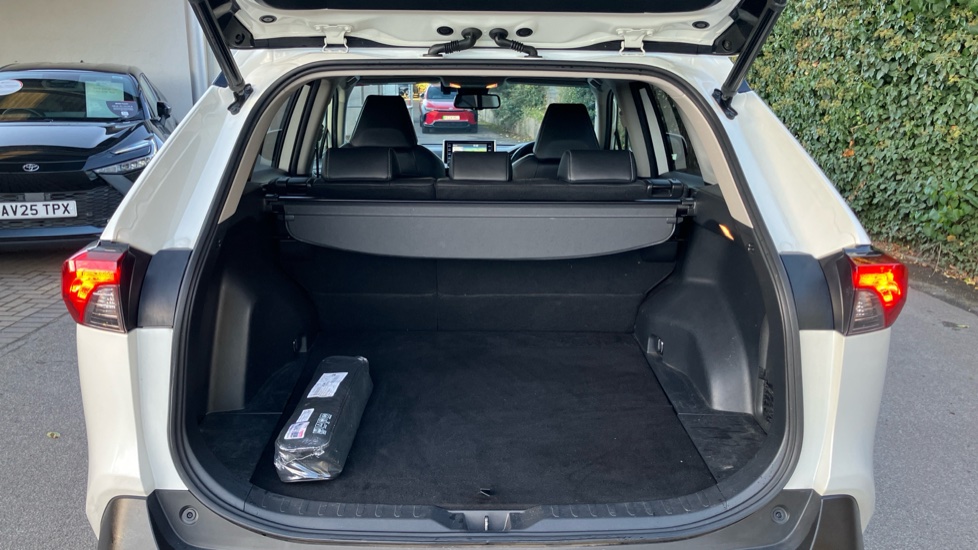 Toyota RAV4 2.5 VVT-i Hybrid Excel 5dr CVT 2WD Hybrid Estate - Image 13
